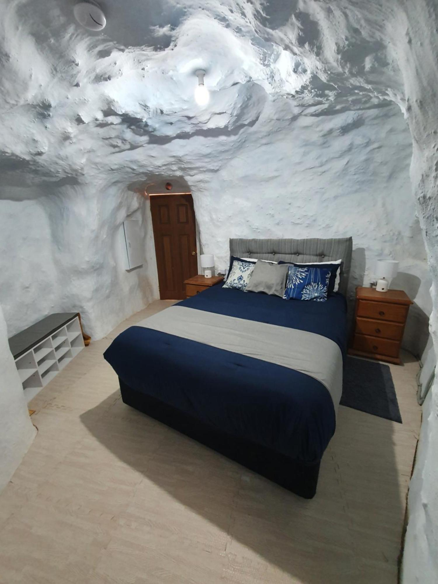 Fossickers Den Dugout Accommodation White Cliffs Exterior photo